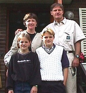 Christina med familj  (27120 bytes)